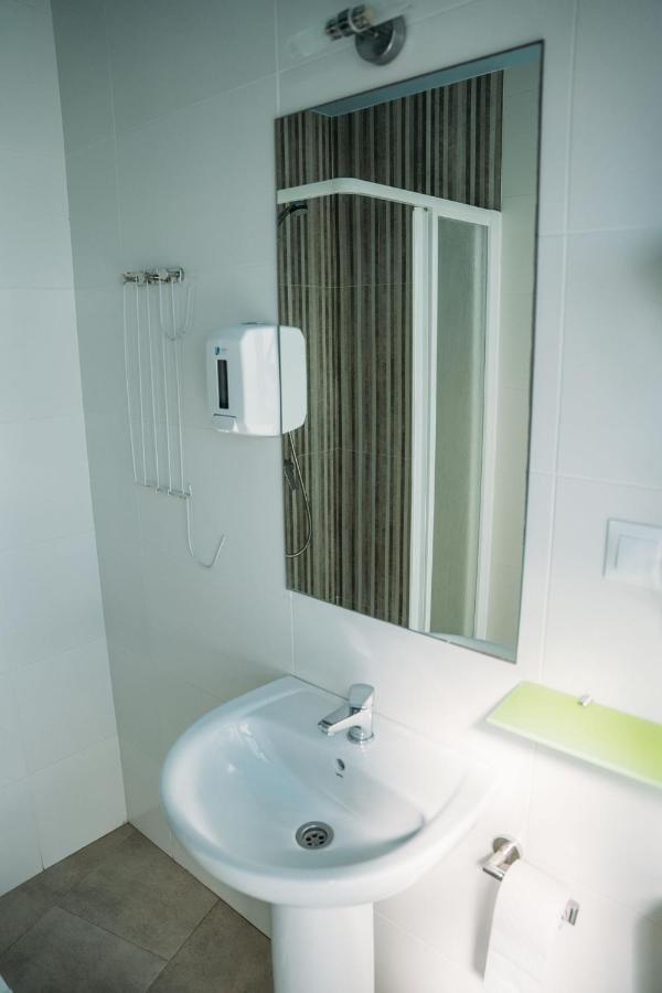 Hostal Brisas De Conil 科尼尔-德拉弗龙特拉 外观 照片